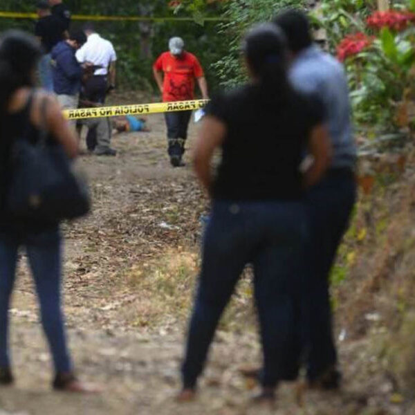 Asesinan a machetazos a pareja de abuelitos en Puebla