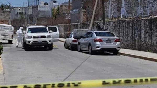 Asesinan a una pareja y un menor de 2 años; viajaban en una moto