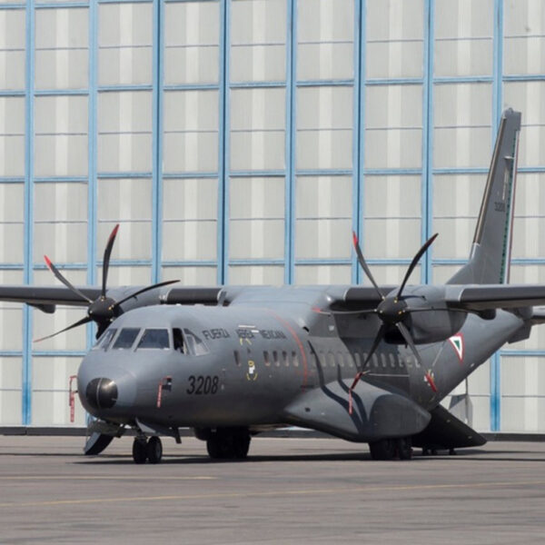 A pesar de protestas avión de la Fuerza Aérea Mexicana viaja a Cuba