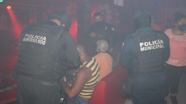 Llevan a cabo operativo sorpresa en bares, buscan inhibir delitos