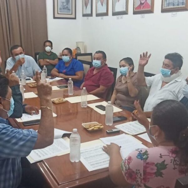 Sofía Alcocer pide licencia de salud, cabildo lo aprueba y toma protesta primera regidora