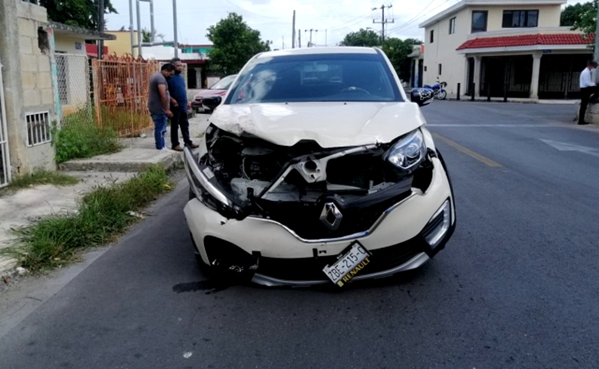 Fuerte choque en la colonia Mercedes Barrera, Mérida; deja lesionada a una mujer embarazada