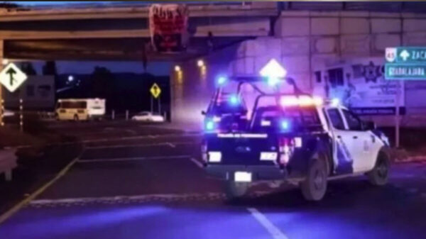 ¿Otra vez? Dejan dos cuerpos colgados en puente de Zacatecas