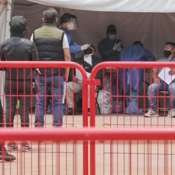 Repunte de Covid, por relajamiento de cuidado entre jóvenes: AMLO