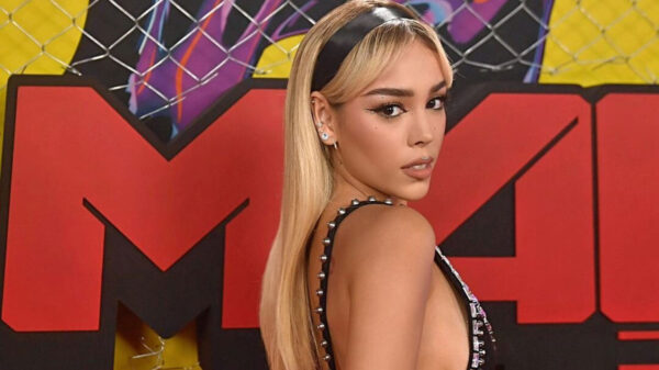 Danna Paola enciende las redes con increíble bikini