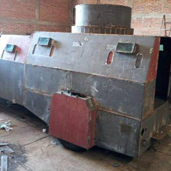 Decomisan camiones monstruo, vehículos de lujo y armas en Jalisco