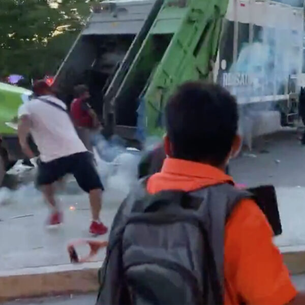 Cancún: Policía Quintana Roo se enfrenta a recolectores de basura