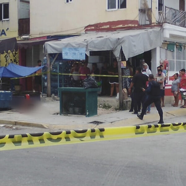 Ejecutan a mujer en Playa Del Carmen por no pagar derecho de piso