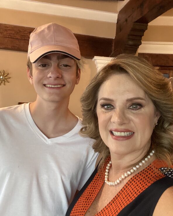 Érika Buenfil revela quién es el papá de su hijo Nicolás