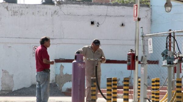 Monopolios elevan el precio del gas; analiza AMLO poner precio máximo