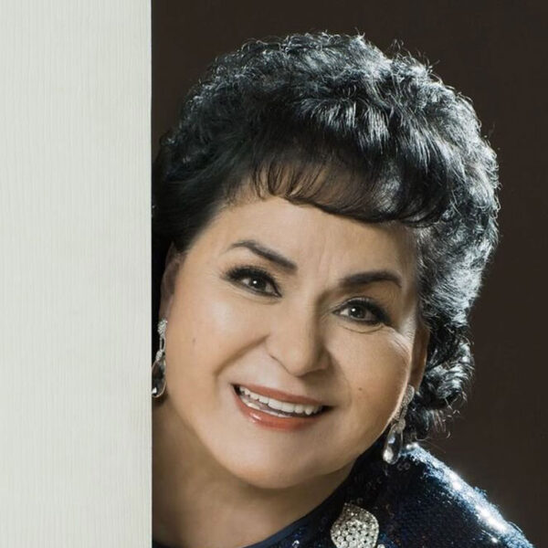 Gracias a un cliente Carmen Salinas logró comprar su casa