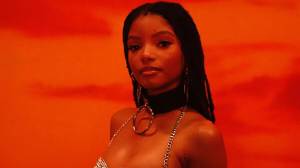 Halle Bailey muestra la primera imagen como La Sirenita
