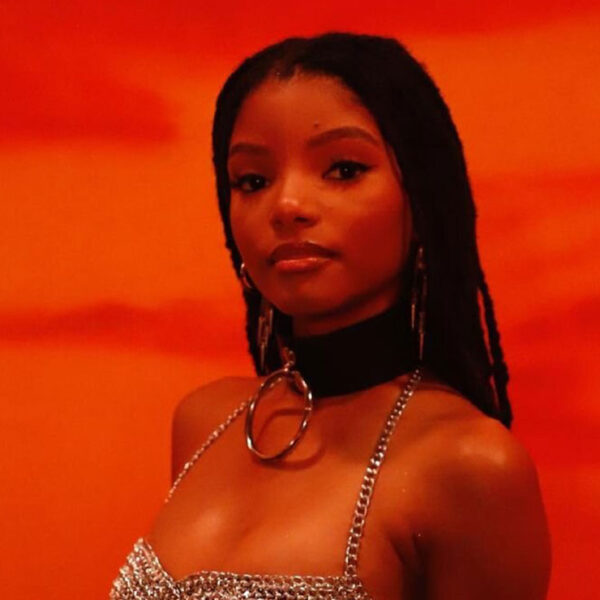 Halle Bailey muestra la primera imagen como La Sirenita