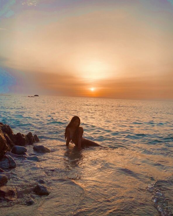 Halle Bailey muestra la primera imagen como La Sirenita