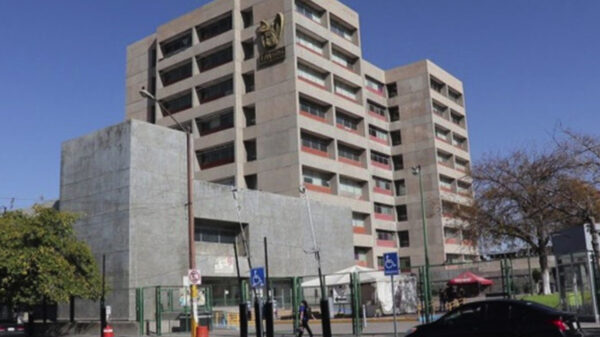 Se lanza de segundo piso y muere paciente con Covid-19, en la CDMX