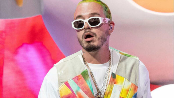 J Balvin se enoja porque le exigen mostrar fotos de su hijo Río