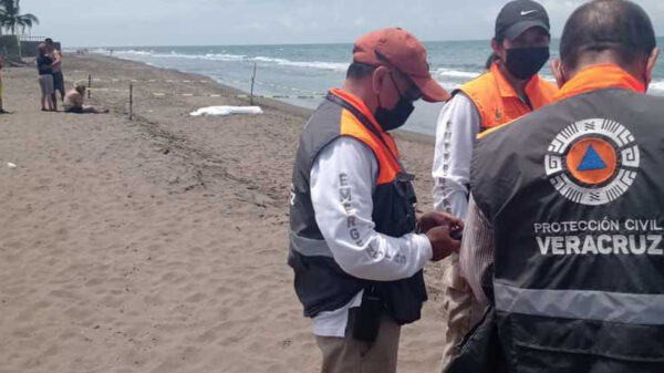 Se ahogan dos turistas adultos y un menor, al sur de Veracruz