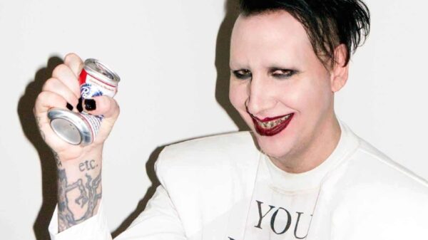Por haber agredido a camarógrafo, Marilyn Manson se entrega a las autoridades