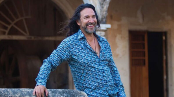 'Más daño les hizo su ex': Marco Antonio Solís pide vacunarse contra el Covid-19