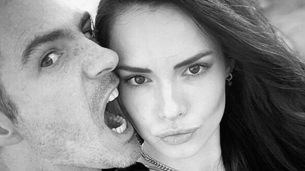 Mauricio Ochmann celebra seis meses de noviazgo con Paulina Burrola