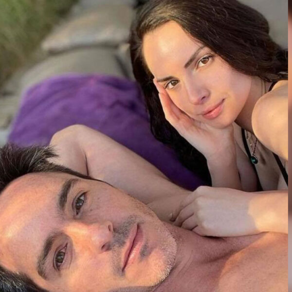 Mauricio Ochmann le manda serenata virtual a su novia Paulina Burrola