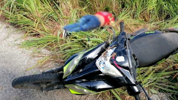 Chapab: Hallan a mujer entre área verde dormida y alcoholizada; la habían dado por muerta