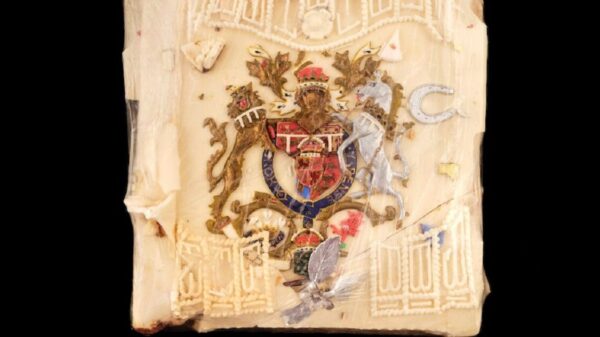 Subastarán rebanada de pastel de bodas de Lady Di y Carlos