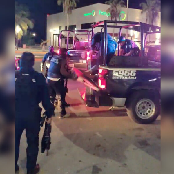 Cancún: Persecución de camioneta deja detención de un hombre armado