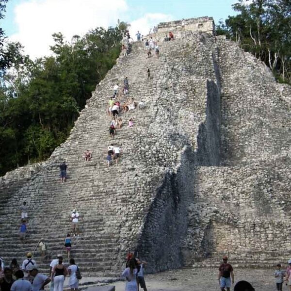 Covid-19: Cierran temporalmente la Zona Arqueológica de Cobá.