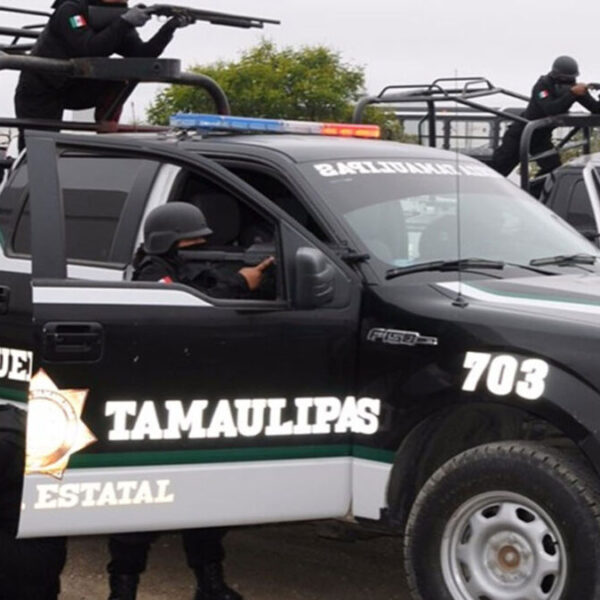 Ataca grupo armado a autobús de policías en Tamaulipas