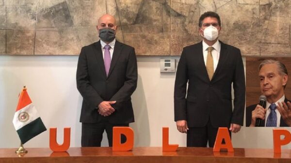 Destituyen a Derbez en la UDLAP; Ríos Piter, nuevo rector