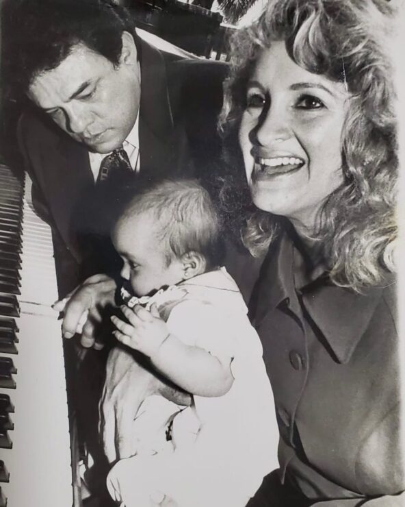 Sara Salazar pide que sea reconocida como única heredera de José José