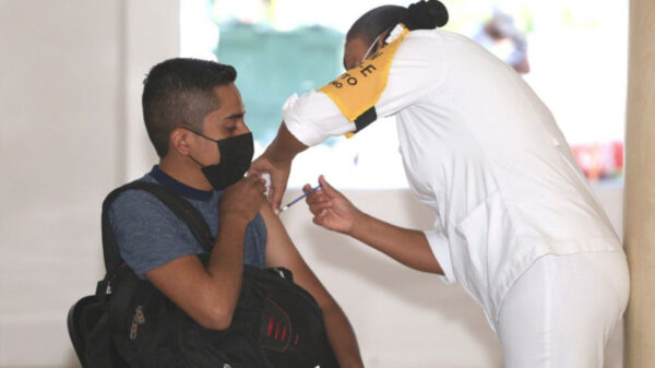 Menores fingen ser adultos para vacunarse contra el covid-19 en Chetumal