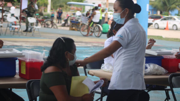 Exitosa jornada de vacunación anti covid en la zona maya