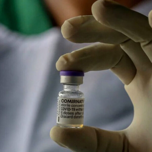 ¡Cuidado! Vacunas antiCovid Pfizer y Moderna podrían causarte miocarditis