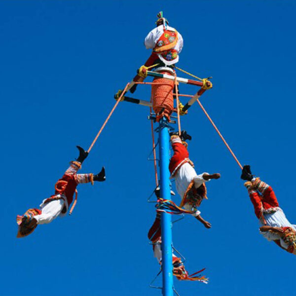 Piden Voladores de Papantla disculpa pública por discriminación en video de Moneyman