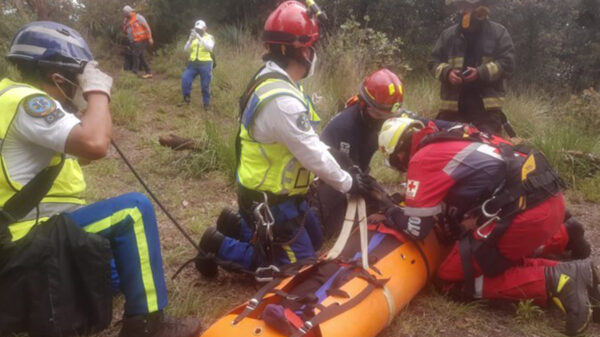 Caen seis personas a cráter de volcán en CDMX, una muere