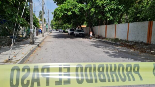 Encuentra un cuerpo ensabanado en la Región 96 de Cancún.