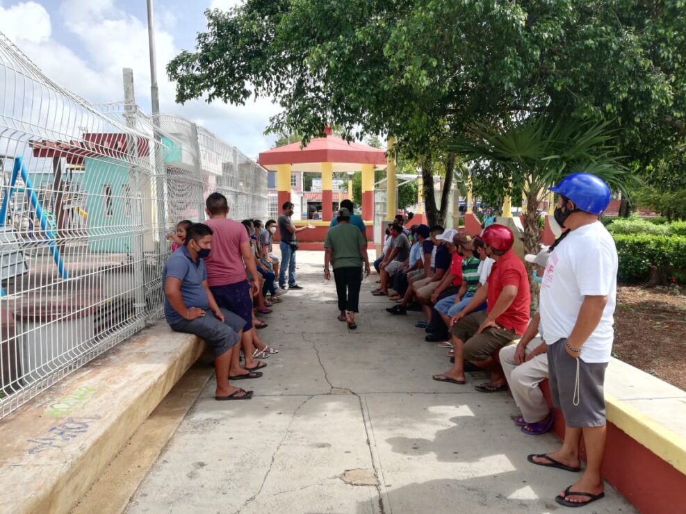 Recortes presupuestales causaron bajas en Ayuntamiento de Lázaro Cárdenas; justifica el edil Nivardo Mena que no se actúa de mala fe contra extrabajadores.