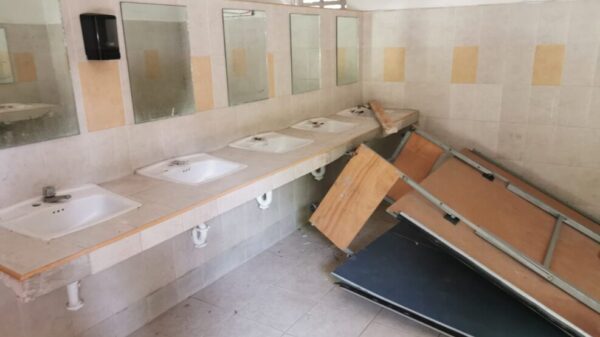 Evalúan daños en planteles educativos en Cancún.