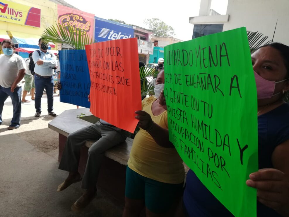 Retienen a funcionario de Lázaro Cárdenas por conflicto laboral; trabajadores despedidos aún no obtienen respuesta favorable a sus demandas.