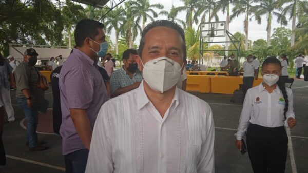 Mínimo el número de turistas contagiados de Covid en Quintana Roo: Carlos Joaquín; no representa ni el 1% de los visitantes.