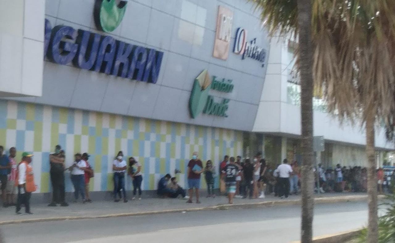 Aglomeraciones por cierre de dos módulos de pruebas rápidas de Covid; el de “El Crucero” y el de Chedraui Lakín se hicieron largas filas.