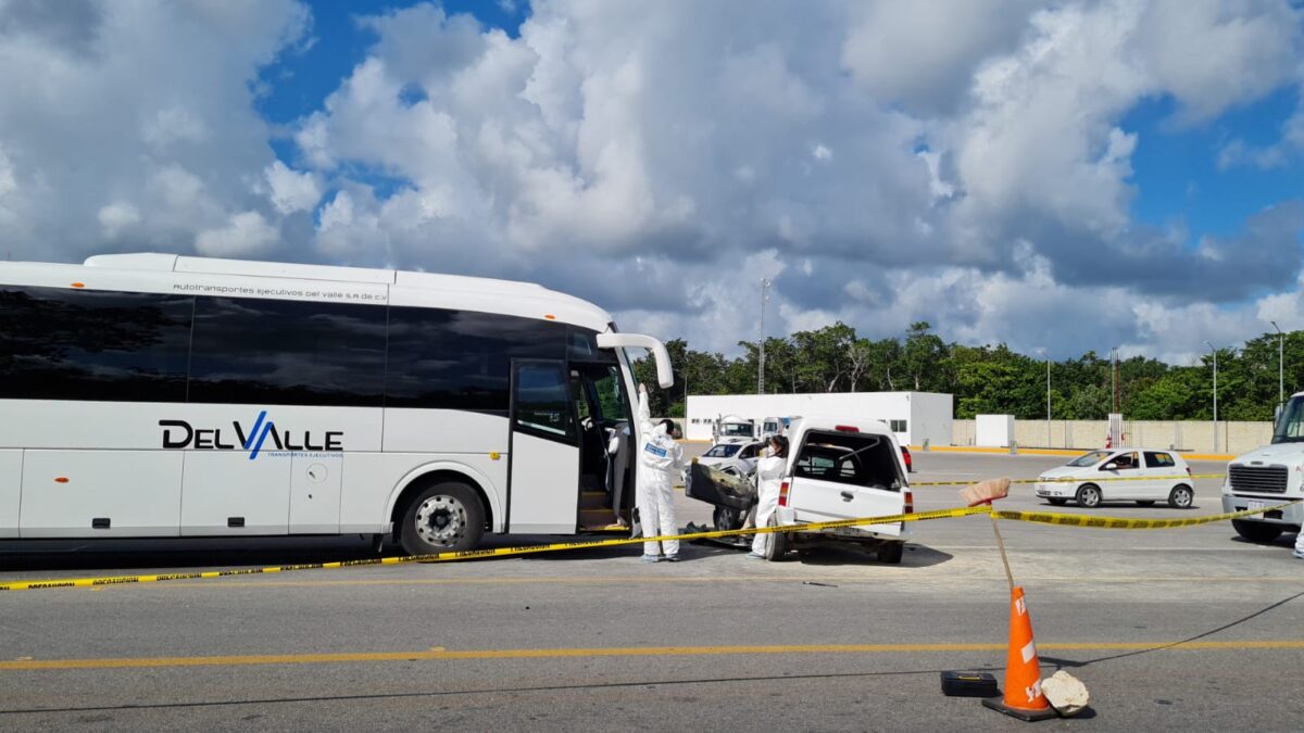 Cancún: Muere conductor en un accidente en el libramiento y la Huayacán (VIDEO); fue embestido por el conductor de un autobús.