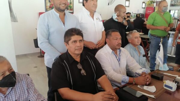 Presentan a José Lara Díaz como nuevo presidente de la AMIC en Quintana Roo.
