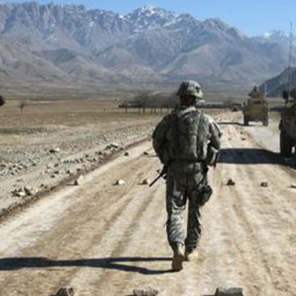 “Abandonen Afganistán”, pide Francia a ciudadanos