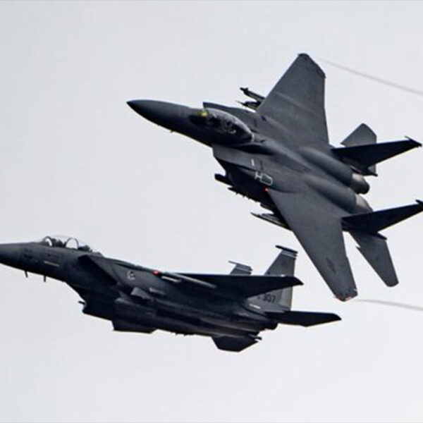 Estados Unidos intensifica bombardeos en Afganistán