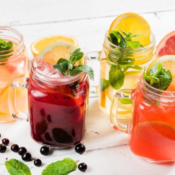 El verano está en pleno apogeo y ante el aumento de la temperatura no está de más consentirnos con bebidas refrescantes