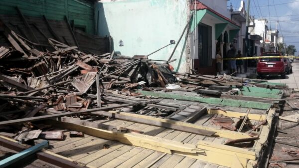 Casa de más de 117 años se derrumba en el Centro de Progreso
