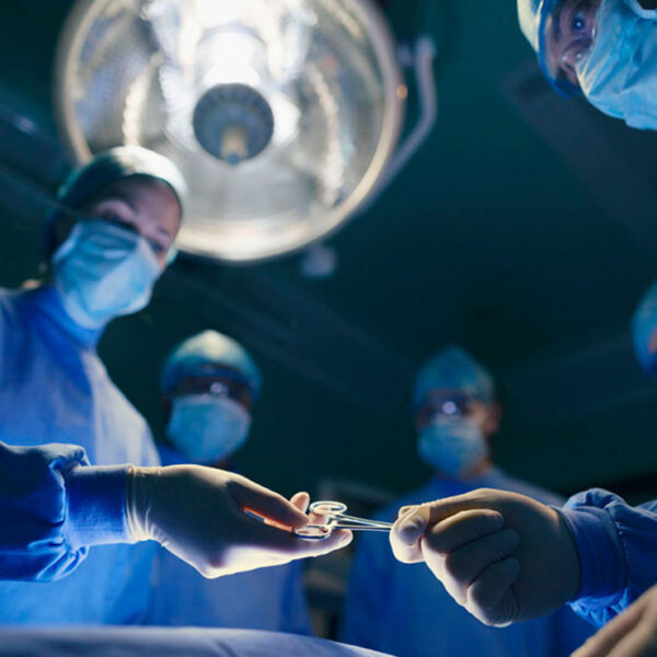 ¡Terrible error! Médicos trasplantan riñón a paciente equivocado